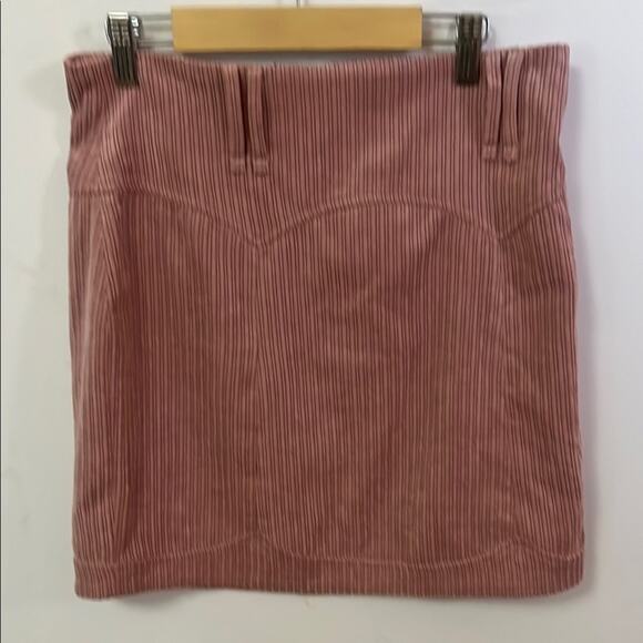 FOR LOVE & LEMONS DIXIE MINI SKIRT CORDUROY PINK ZIPPER CLOSURE SIZE M‎ - Picture 2 of 7